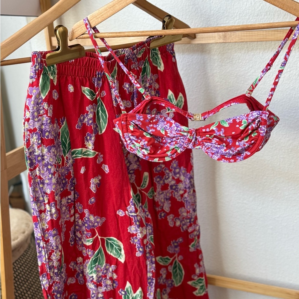 Rhythm Red Floral Patterned Set - image 2